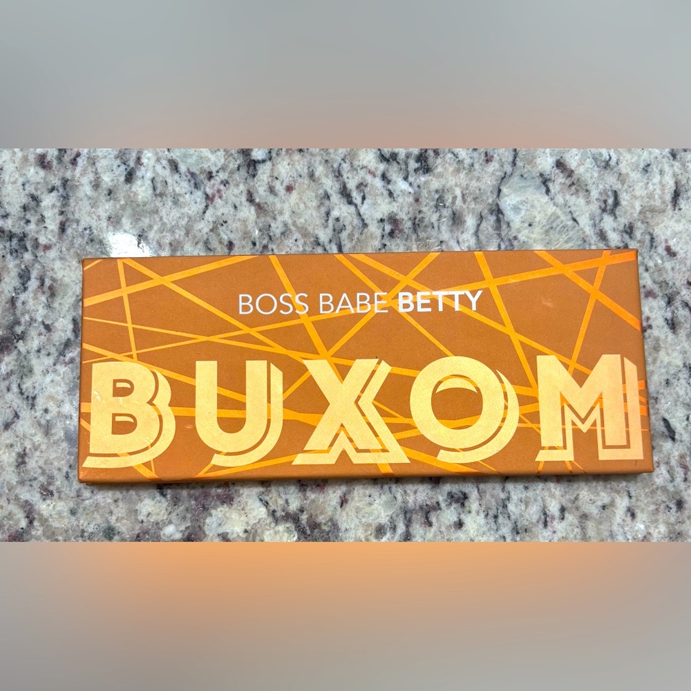 Buxom Boss Babe Betty eyeshadow palette
